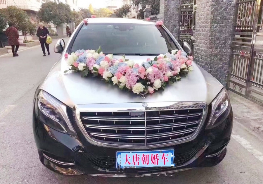 武汉结婚租车租各种品牌高档婚车车队首选大唐朝