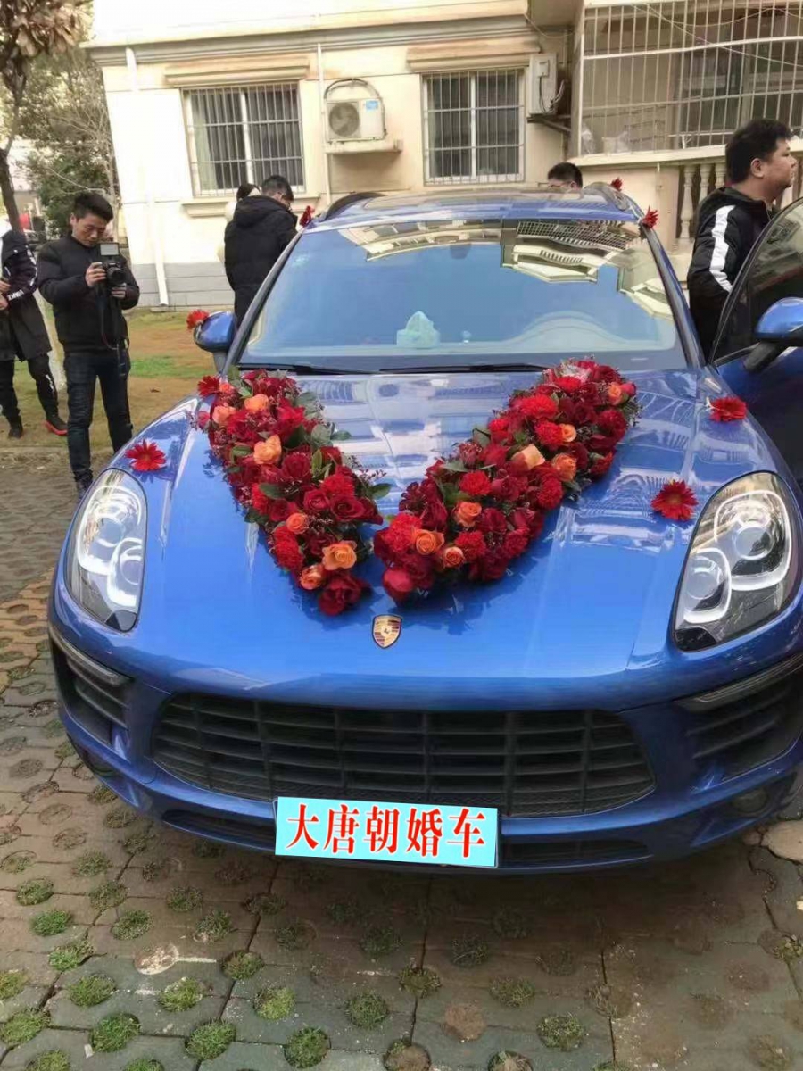 武汉婚车出租奔驰宝马婚车租赁找大唐朝